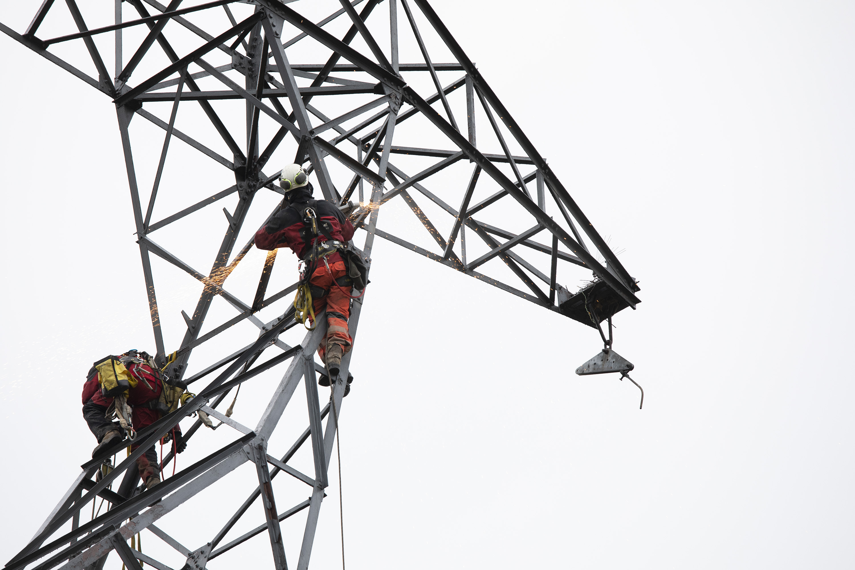 RTE retire 4 pylônes dans le cadre de la 1ère mise en souterrain de